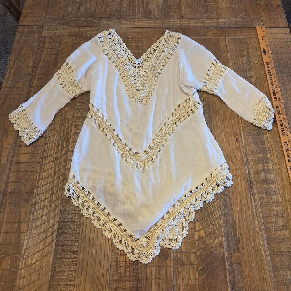 Women's White and Cream Crop-top